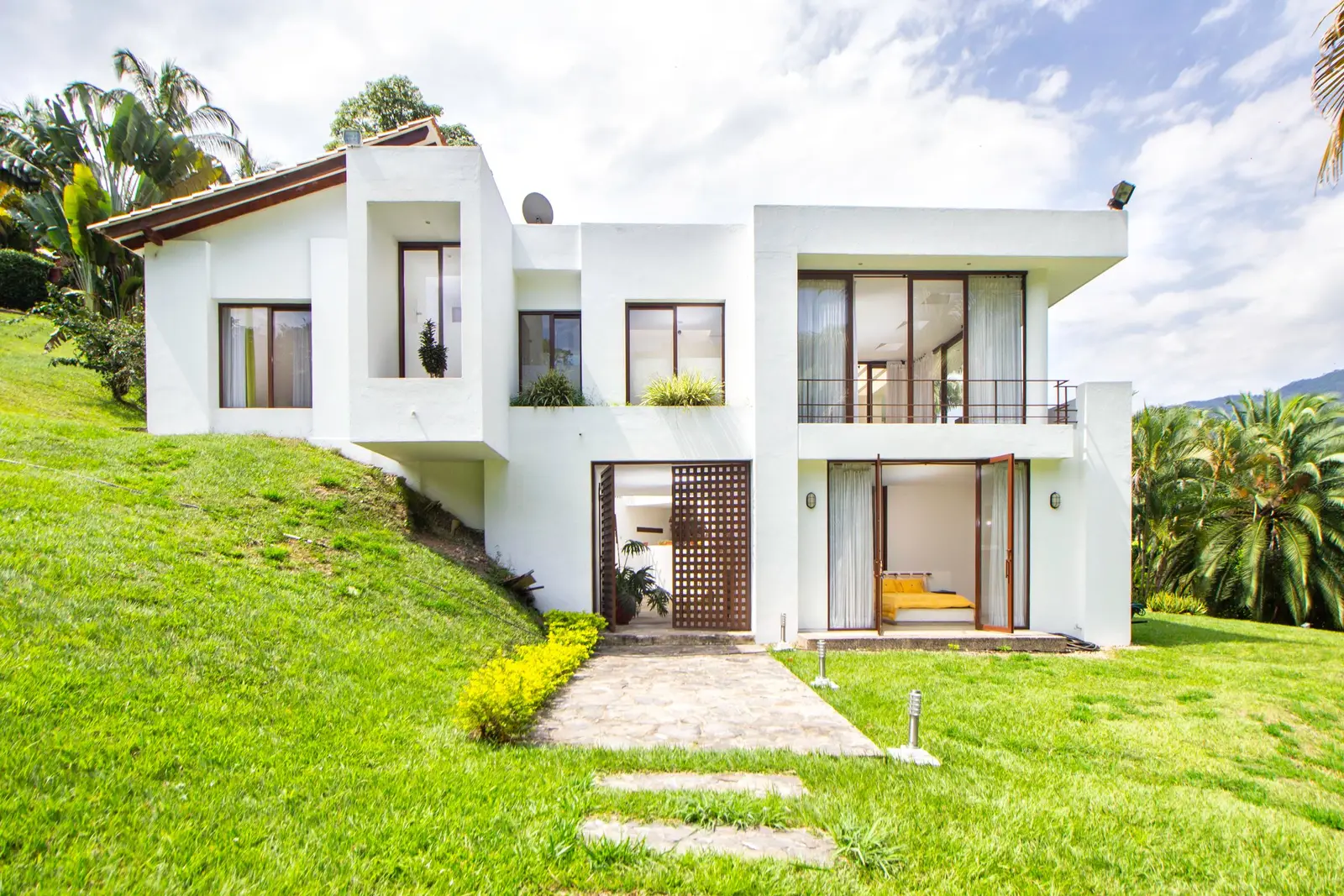 Casa de arquitetura moderna com piscina, foto 3